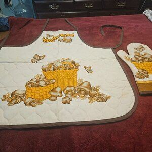 vintage 1970 quilted apron mushroom design includes potholder with same design